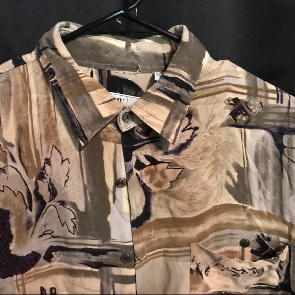 EUC Men’s casual button up shirt - Picture 2 of 5